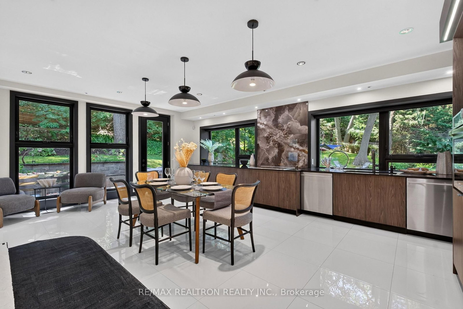 8 Breezewood Drive • Toronto, ON photo 15