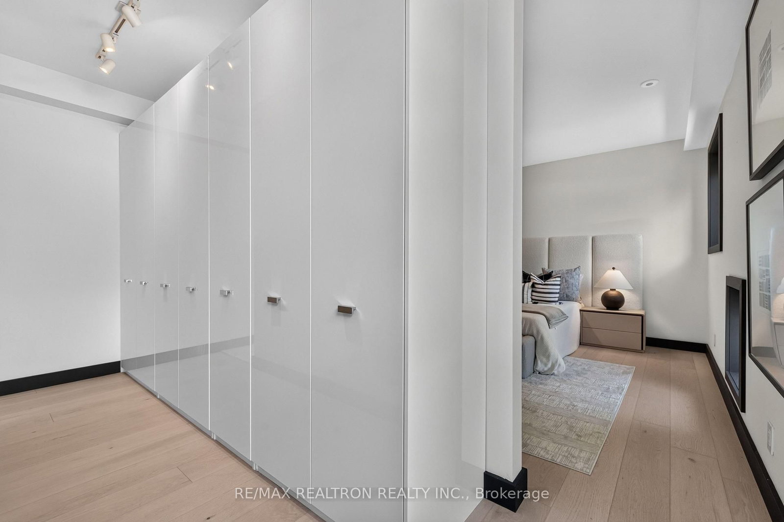 8 Breezewood Drive • Toronto, ON photo 19
