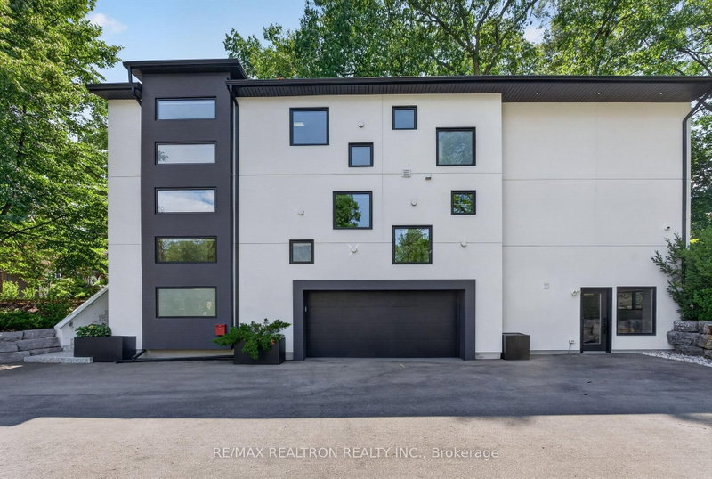 8 Breezewood Drive