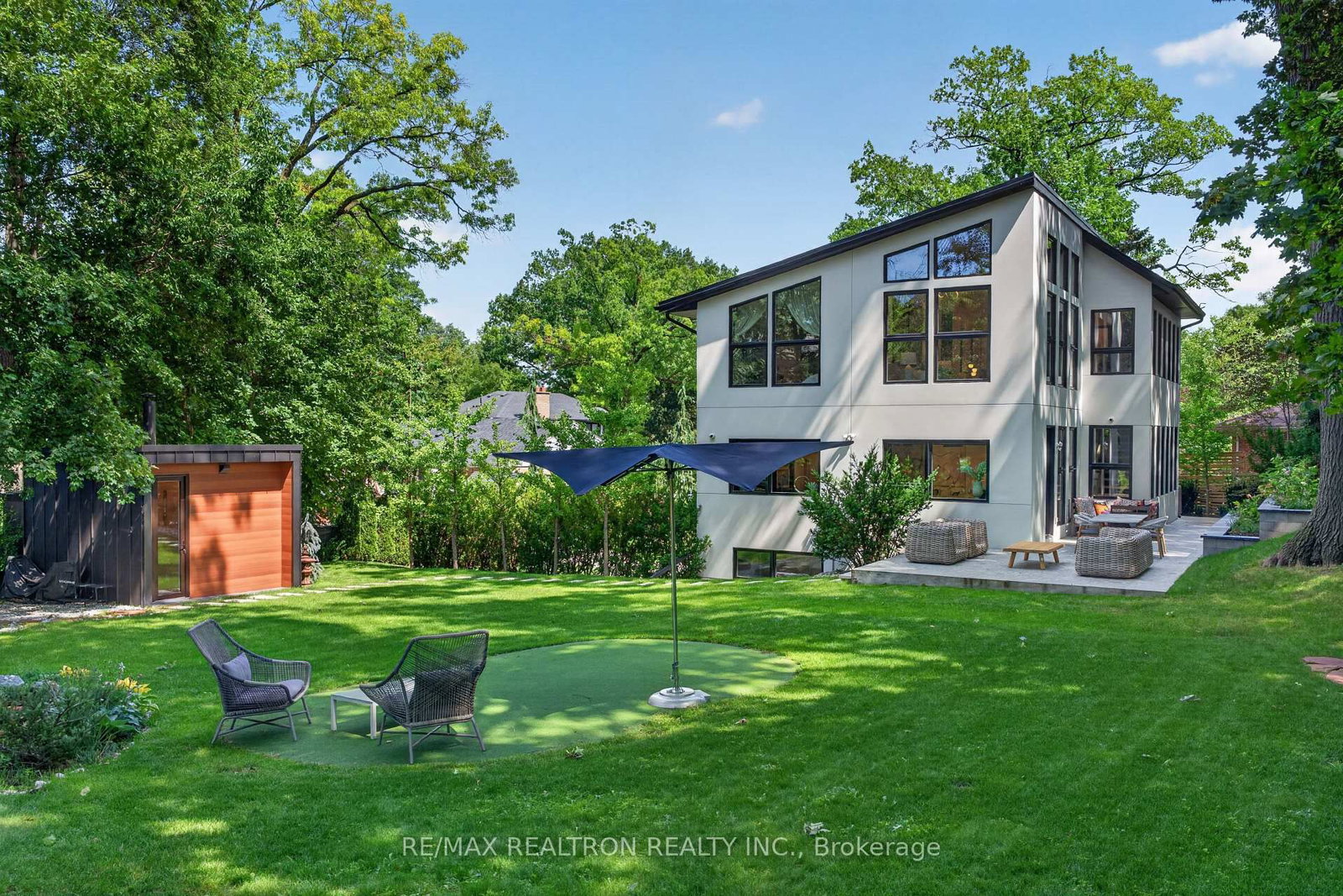 8 Breezewood Drive • Toronto, ON photo 39