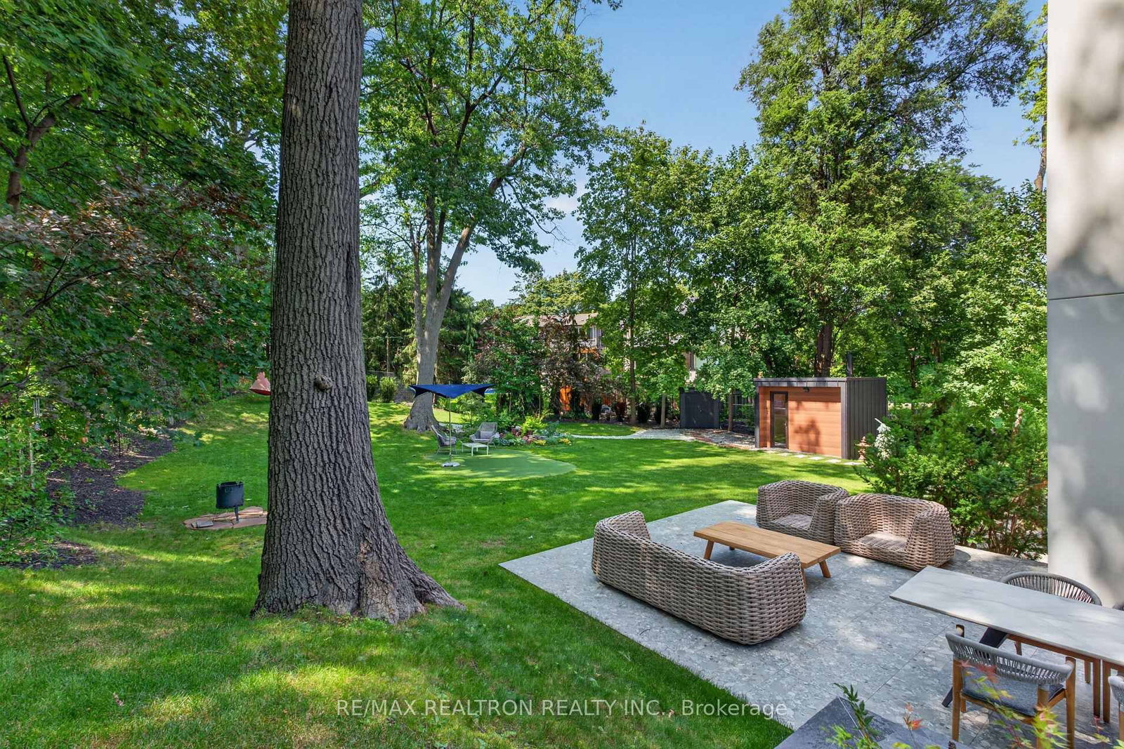 8 Breezewood Drive • Toronto, ON photo 40