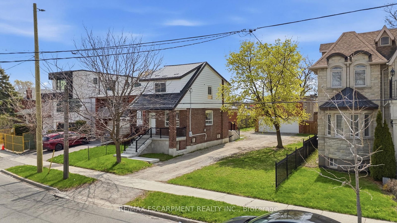 1049 Glencairn Avenue • Toronto, ON photo 4