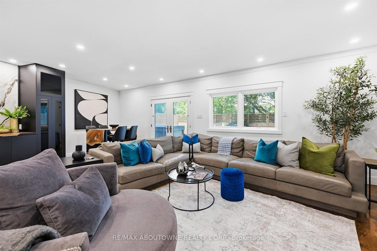 25 Southwind Terrace • Oakville, ON photo 16