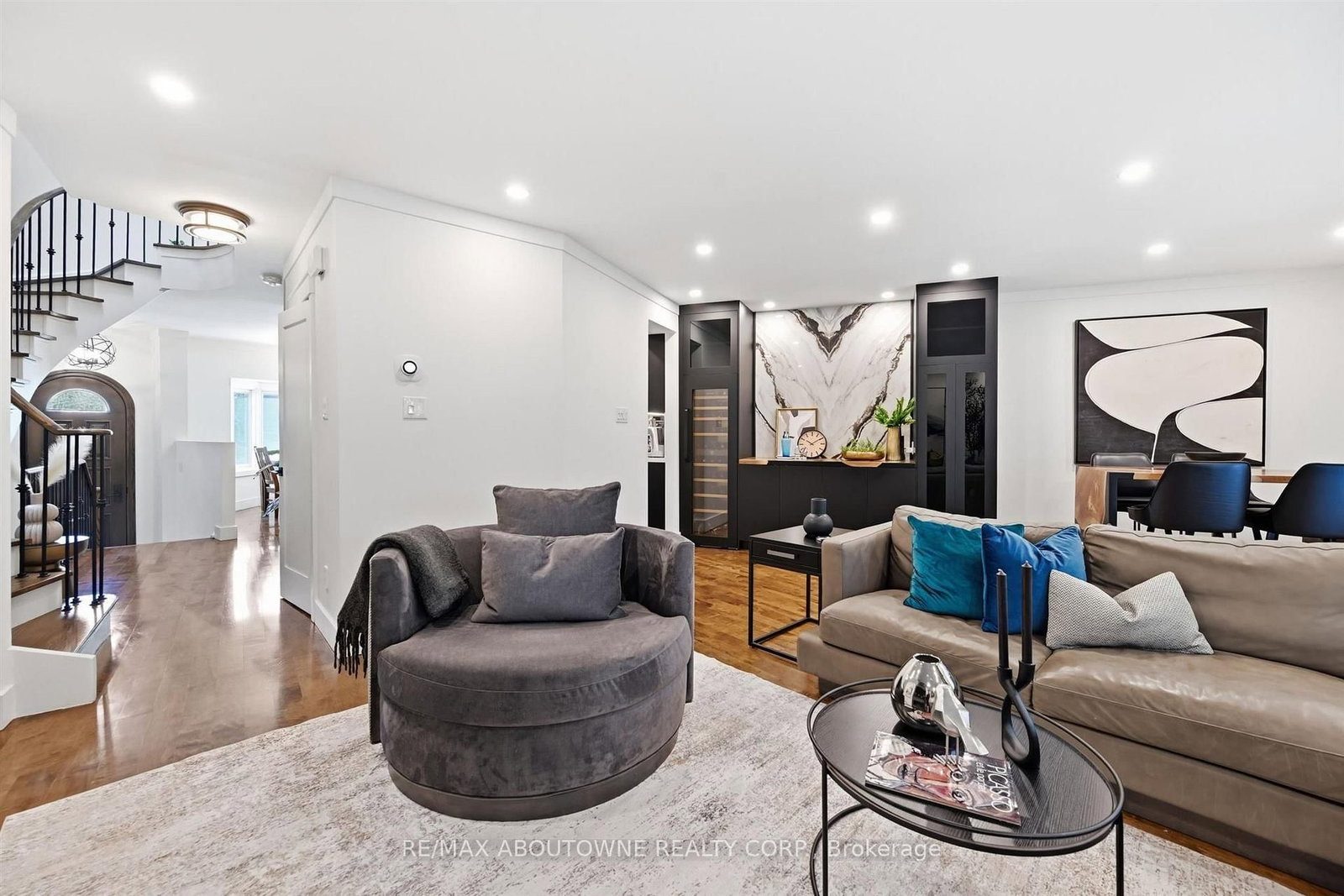 25 Southwind Terrace • Oakville, ON photo 17