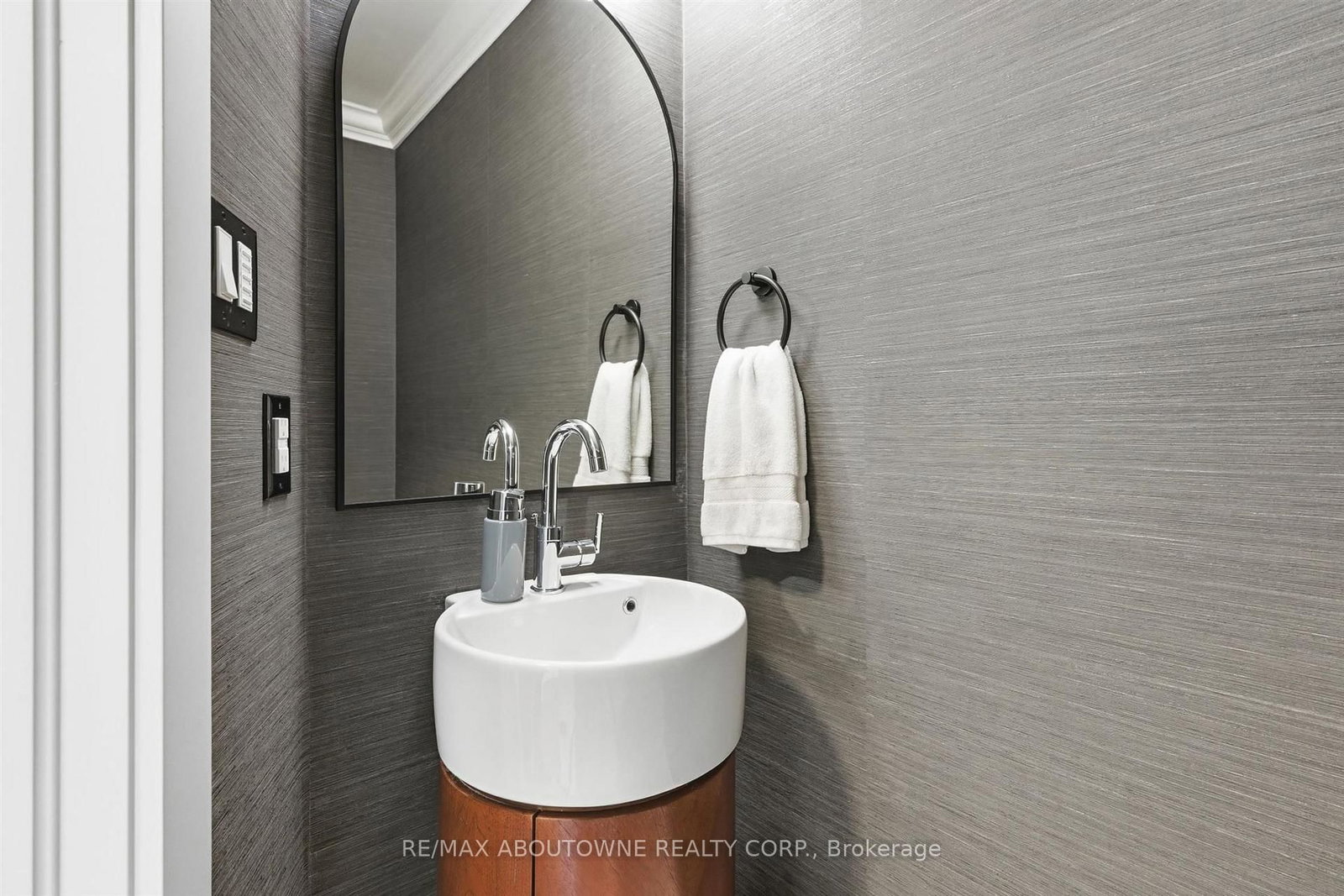 25 Southwind Terrace • Oakville, ON photo 23
