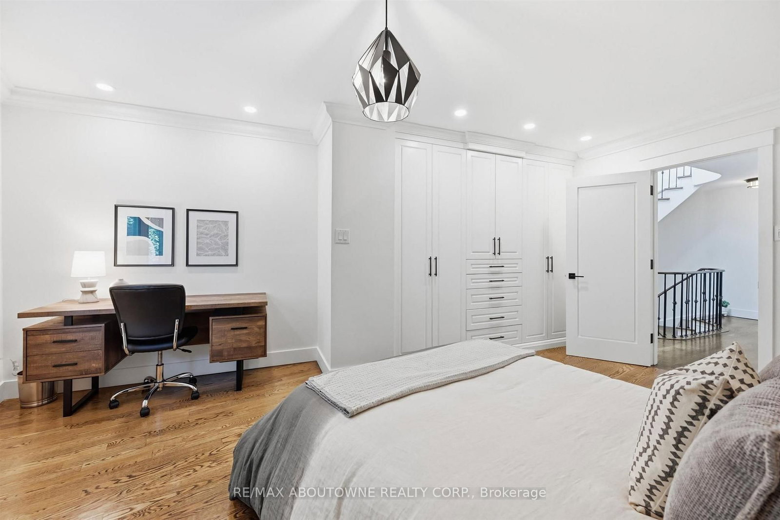 25 Southwind Terrace • Oakville, ON photo 31
