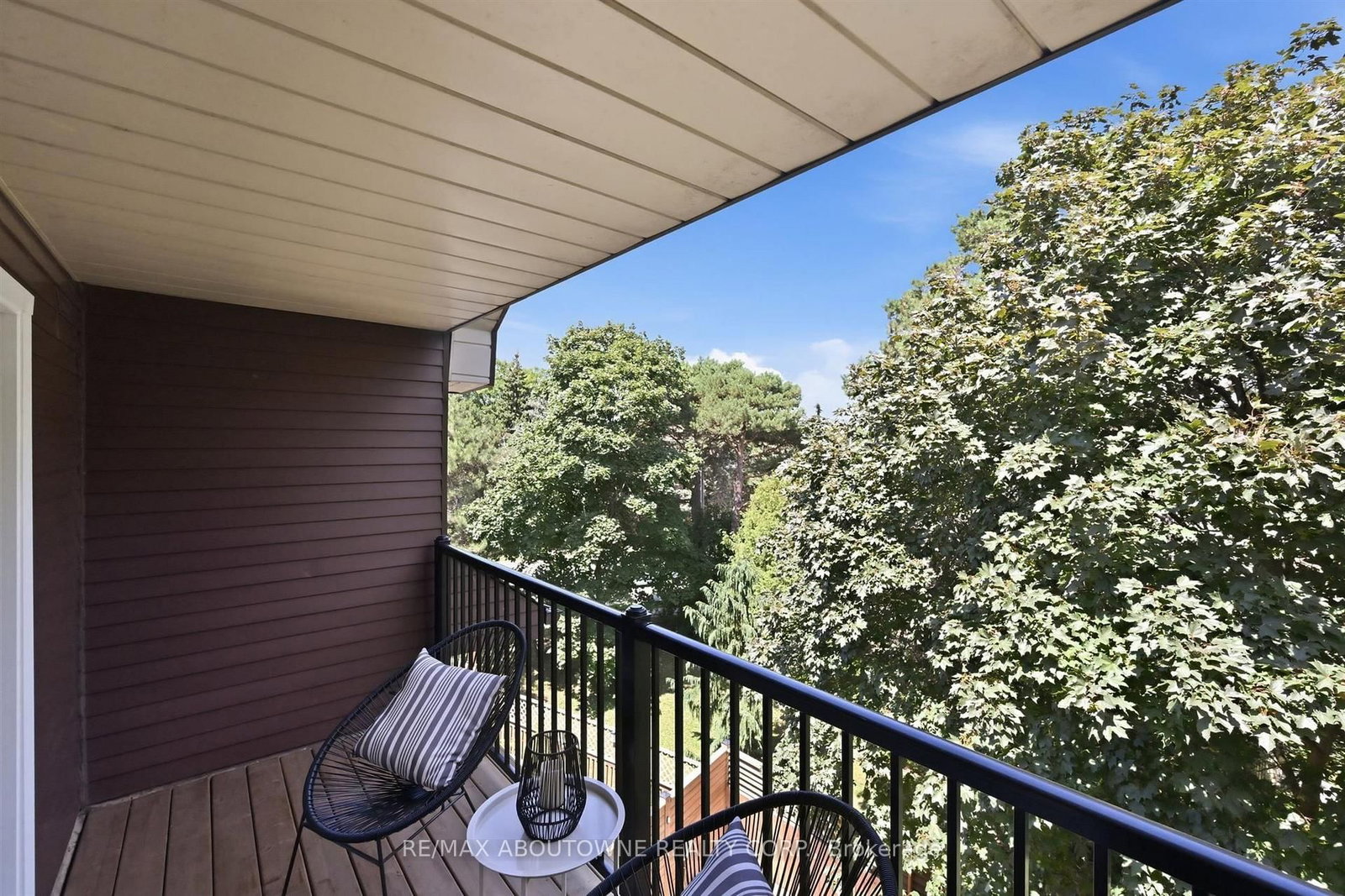 25 Southwind Terrace • Oakville, ON photo 36