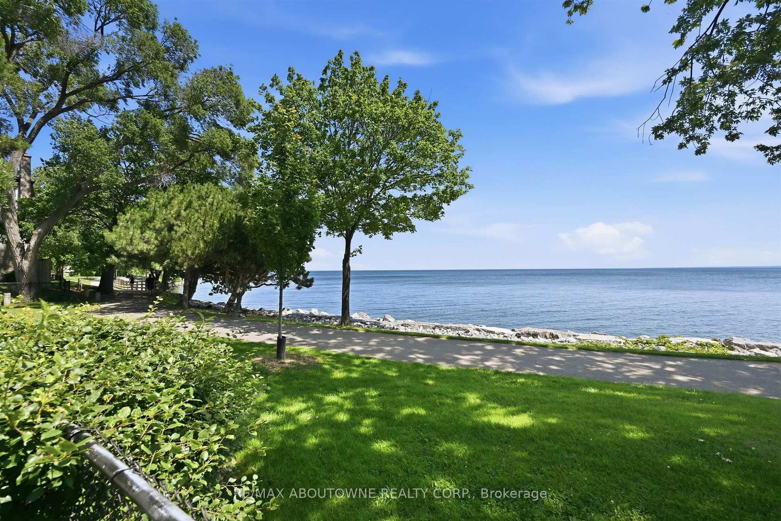 25 Southwind Terrace • Oakville, ON photo 47
