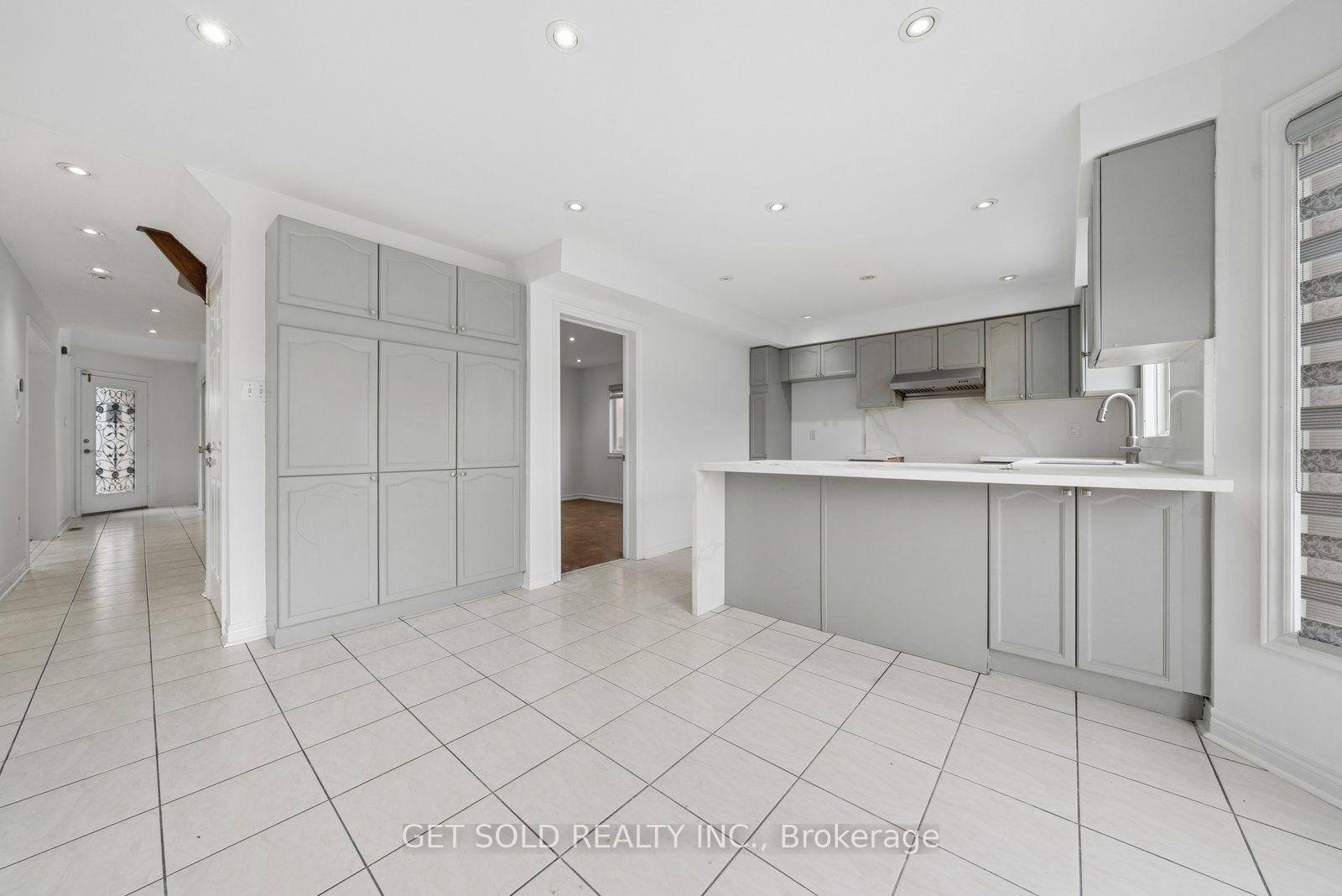 57 Oaklea Boulevard • Brampton, ON photo 11