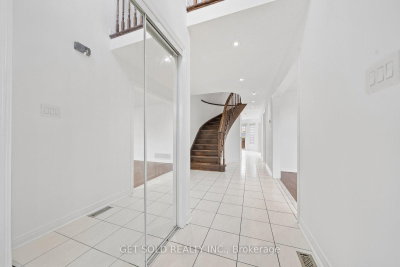 57 Oaklea Boulevard • Brampton, ON photo 4