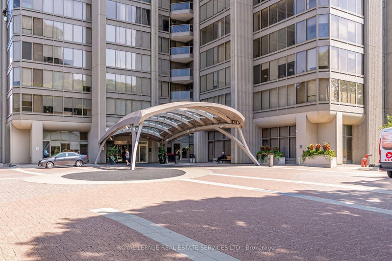 1610 - 2045 Lake Shore Boulevard W