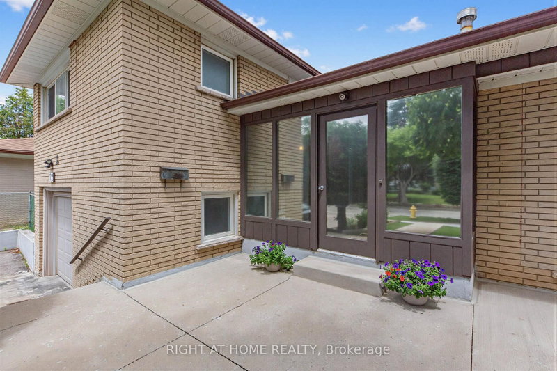 12 Candlewood Crescent