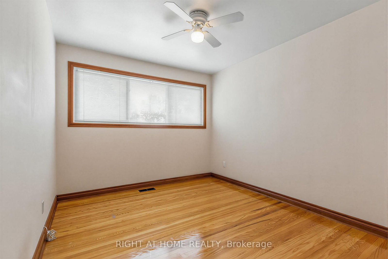 12 Candlewood Crescent • Toronto, ON photo 20