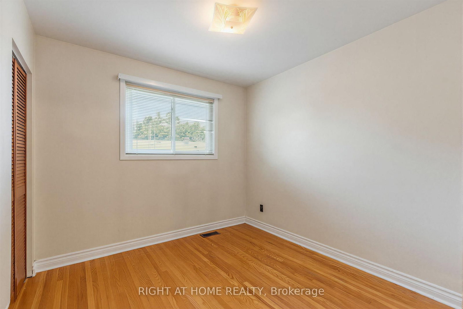 12 Candlewood Crescent • Toronto, ON photo 22