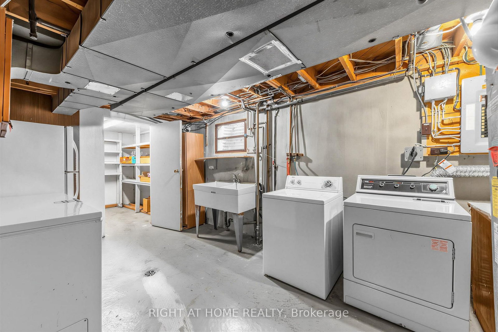 12 Candlewood Crescent • Toronto, ON photo 30