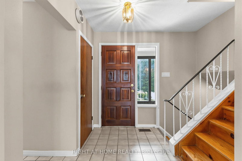 12 Candlewood Cres photo 4