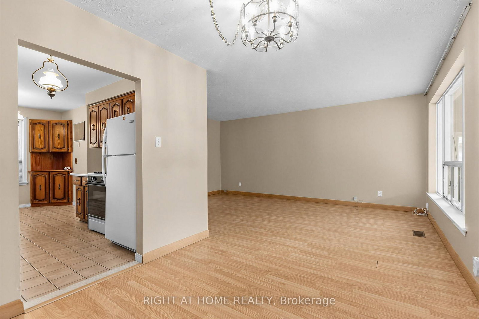 12 Candlewood Crescent • Toronto, ON photo 9
