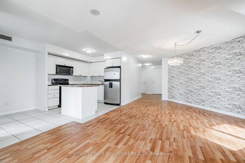 525 - 3888 Duke Of York Boulevard