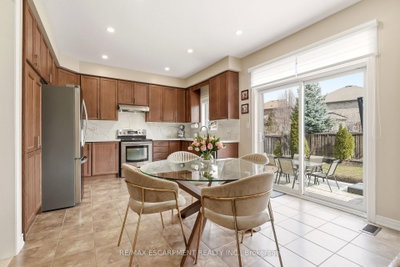 3133 Hiram Terrace • Oakville, ON photo 5