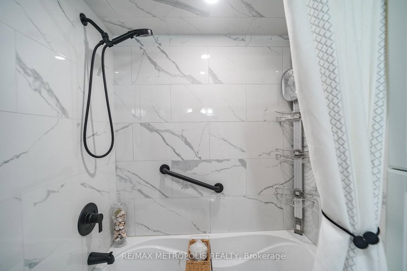 38 Langholm Brampton,ON L6Z 2X9 — Photo 46