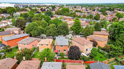 38 Langholm Court • Brampton, ON photo 5