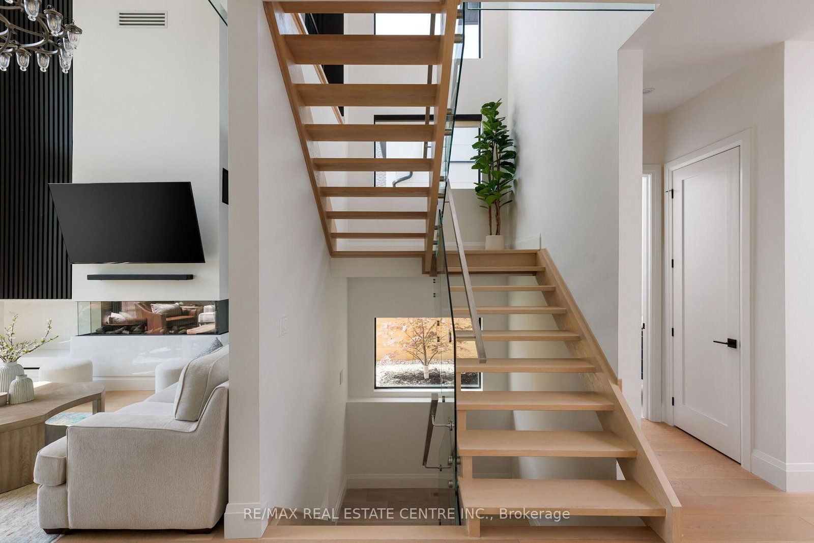176 Weybourne Road • Oakville, ON photo 19