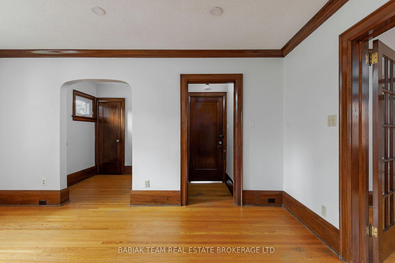 93 Glendonwynne Road • Toronto, ON photo 23