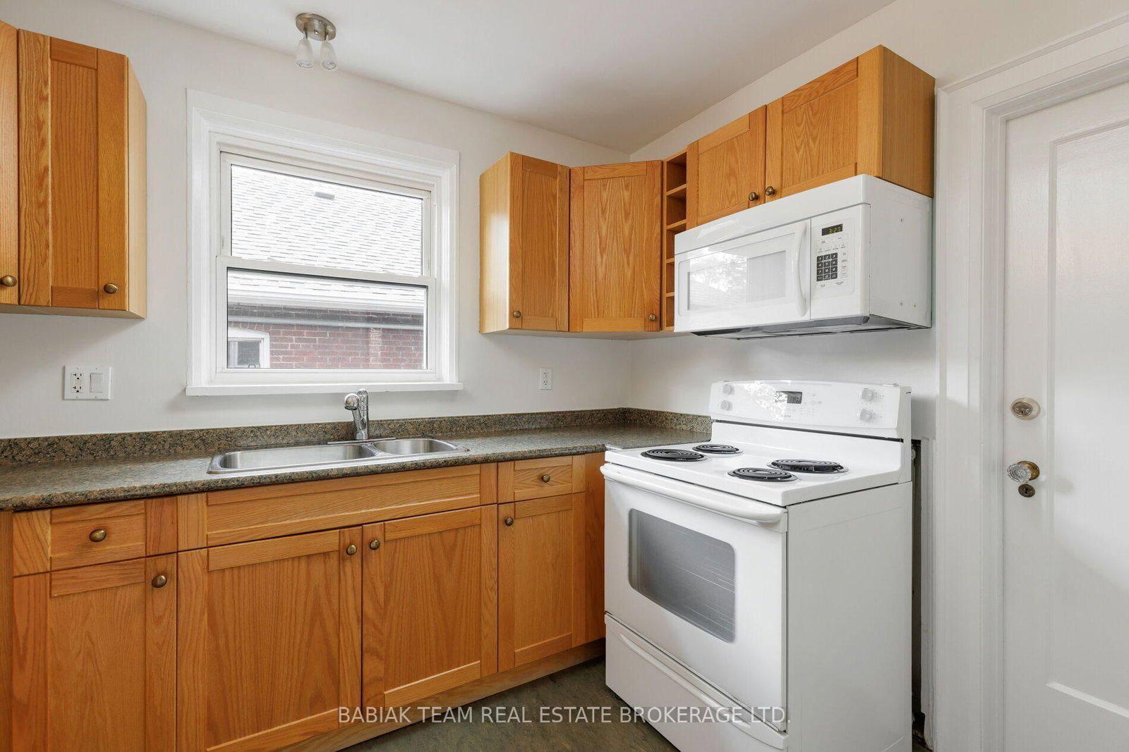 93 Glendonwynne Road • Toronto, ON photo 27