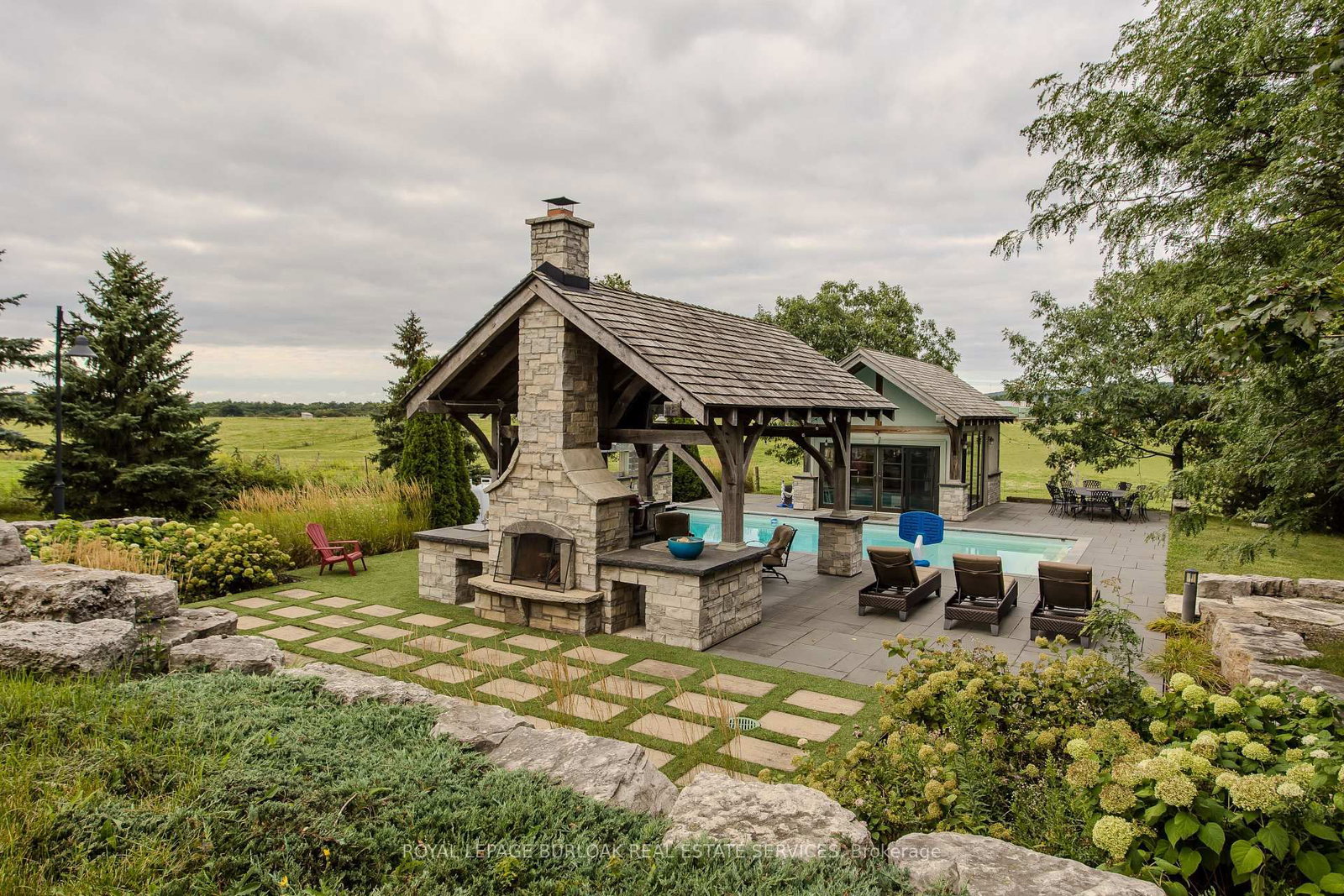 5200 2 Side Road • Burlington, ON photo 6