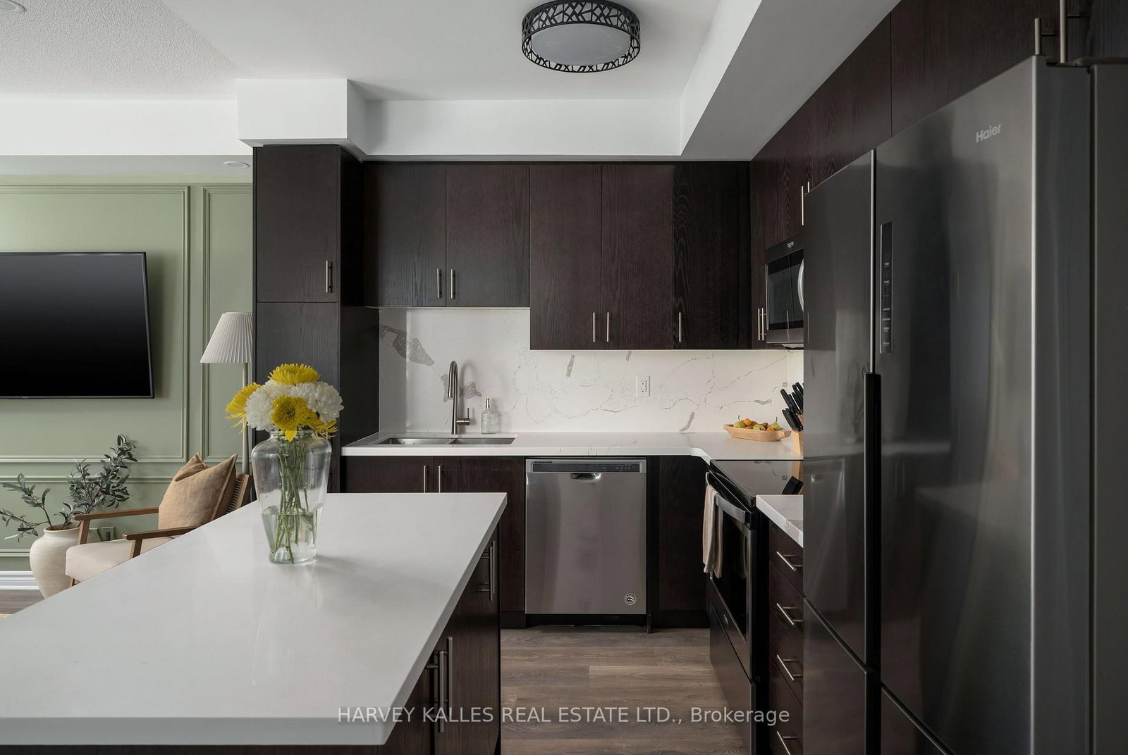 85 Eastwood Park Gardens • #35 • Toronto, ON photo 11
