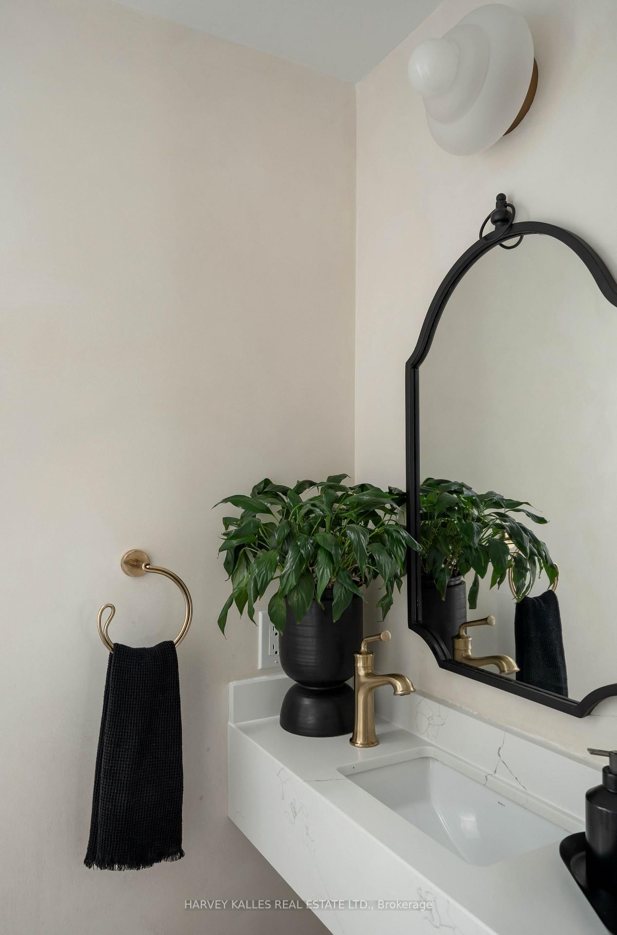 85 Eastwood Park Gardens • #35 • Toronto, ON photo 25