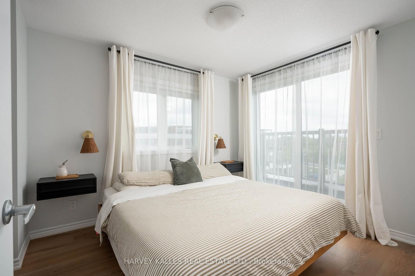 85 Eastwood Park Gardens • #35 • Toronto, ON photo 27