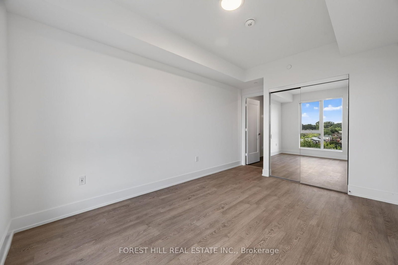 858 Dupont St, Toronto, view 24