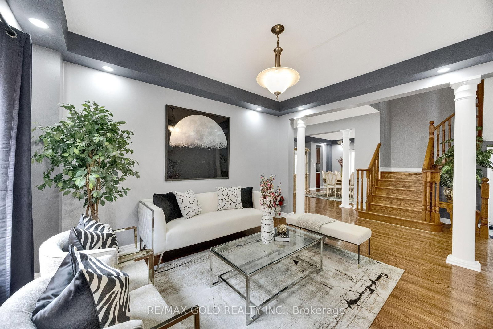 26 Mount Royal Circle • Brampton, ON photo 11