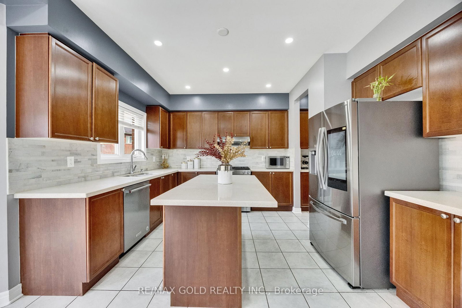 26 Mount Royal Circle • Brampton, ON photo 15