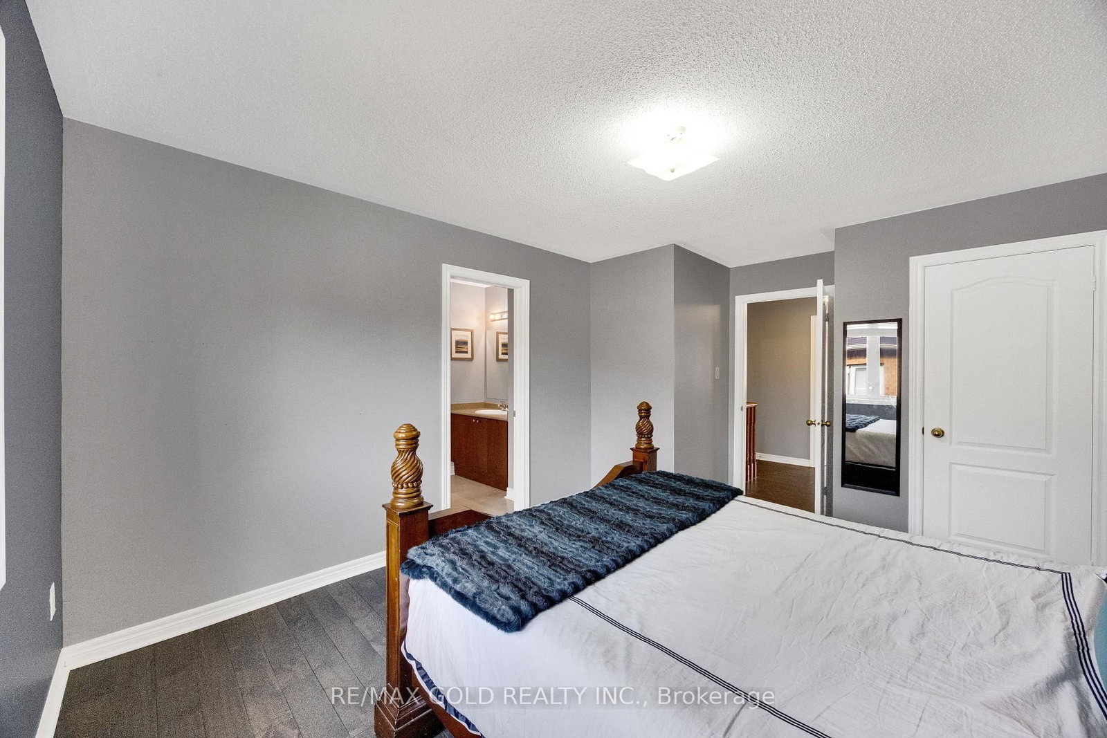 26 Mount Royal Circle • Brampton, ON photo 25