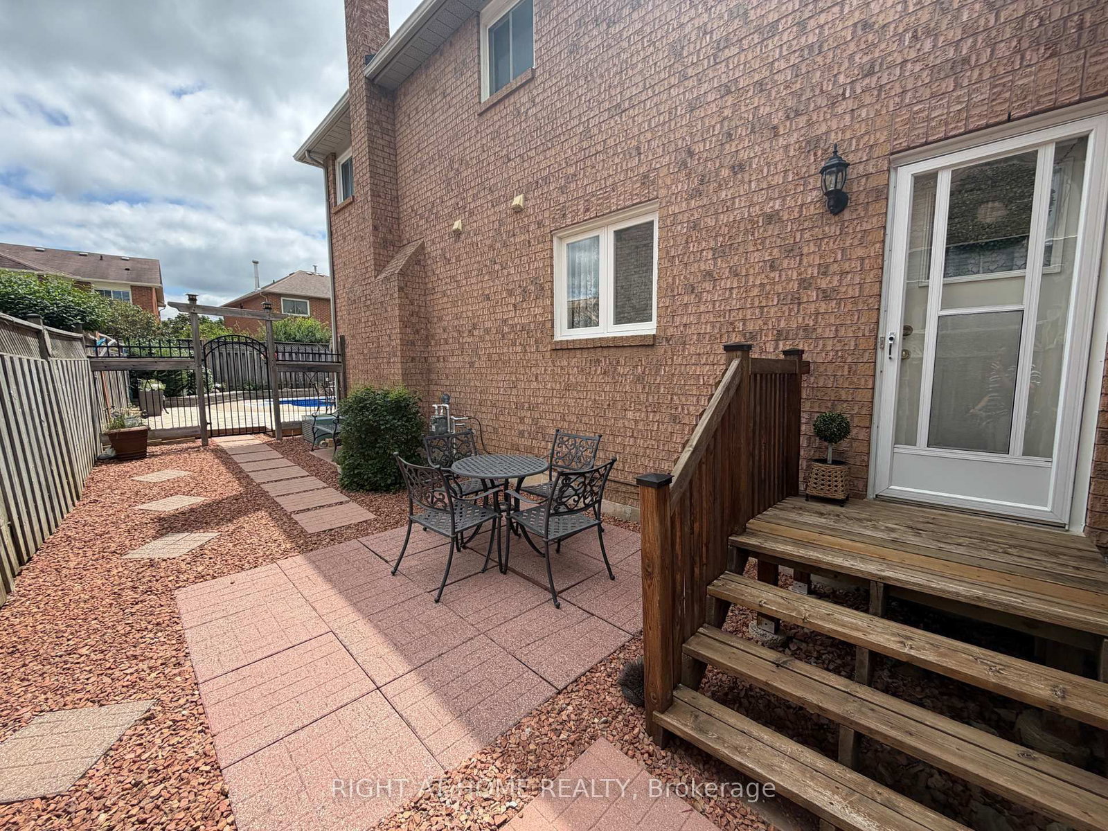 17 Eaton Street • Halton Hills, ON photo 42