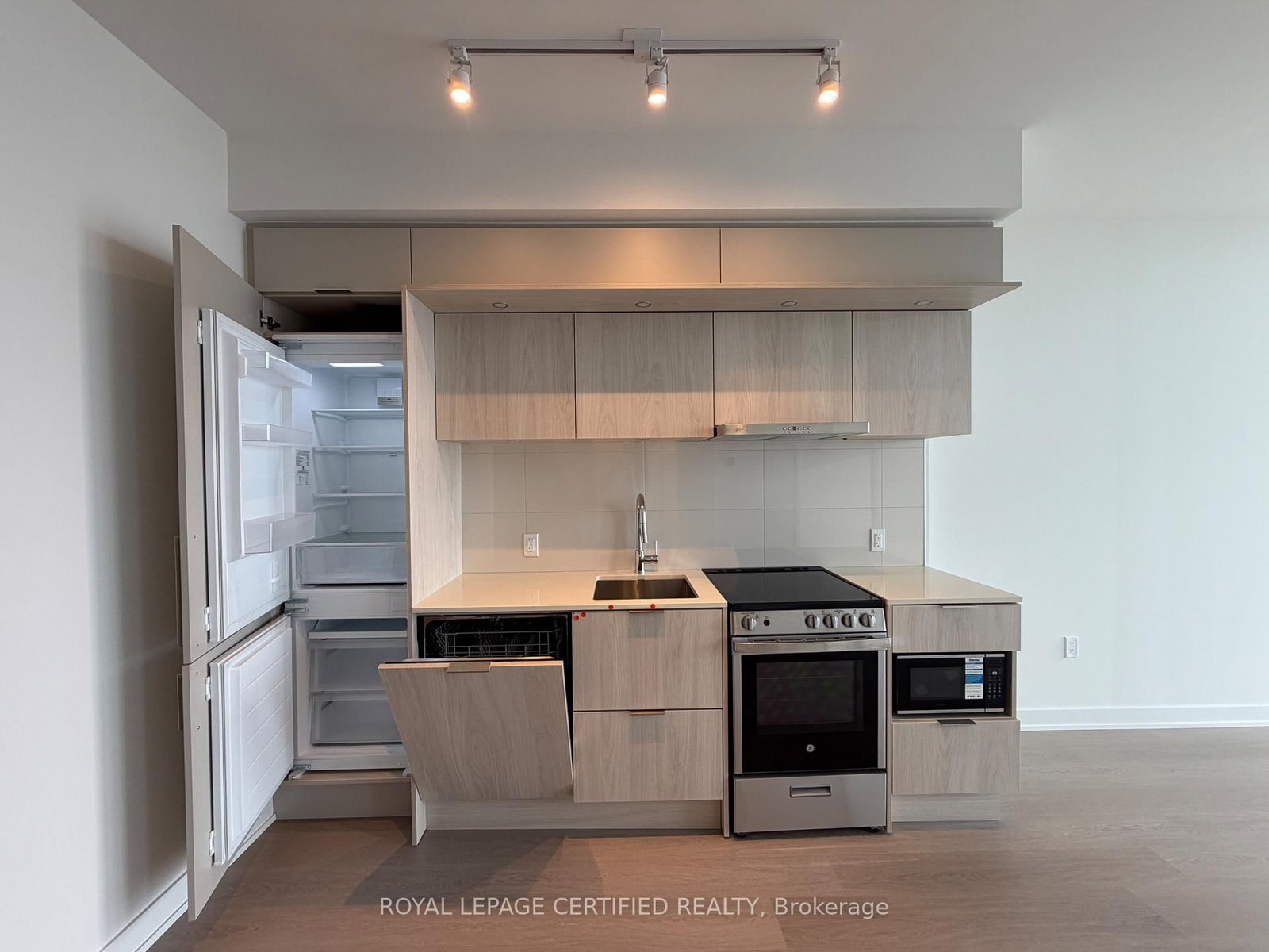 6407-448 Burnhamthorpe Rd W, Mississauga, view 16