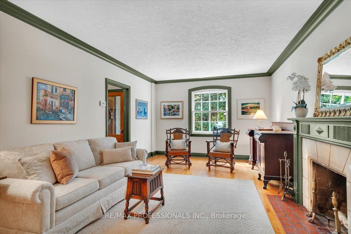 65 Dunedin Drive • Toronto, ON photo 12