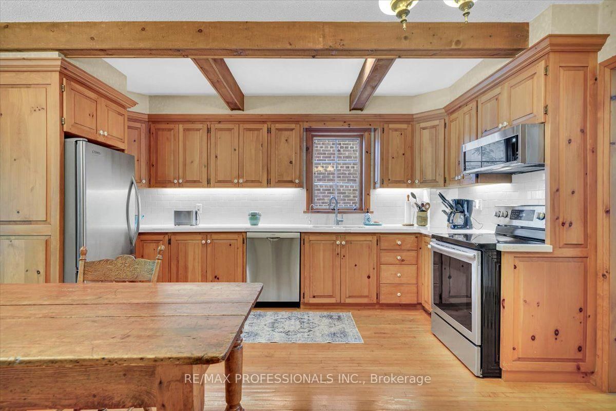 65 Dunedin Drive • Toronto, ON photo 16
