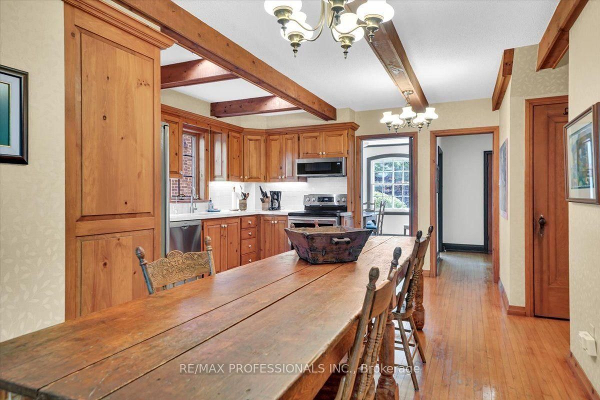 65 Dunedin Drive • Toronto, ON photo 20