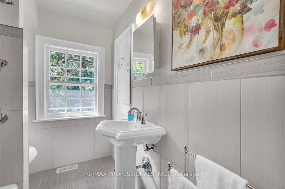 65 Dunedin Drive • Toronto, ON photo 33