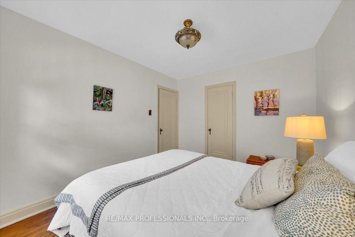 65 Dunedin Drive • Toronto, ON photo 35