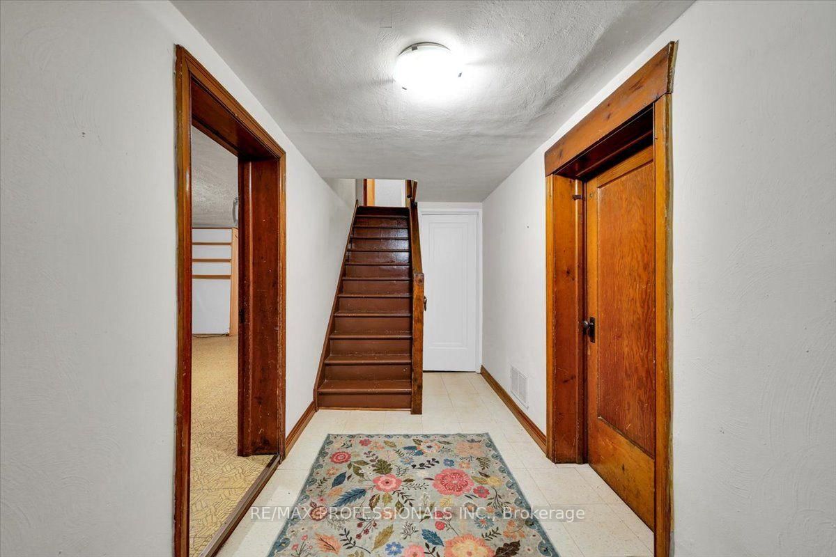 65 Dunedin Drive • Toronto, ON photo 36