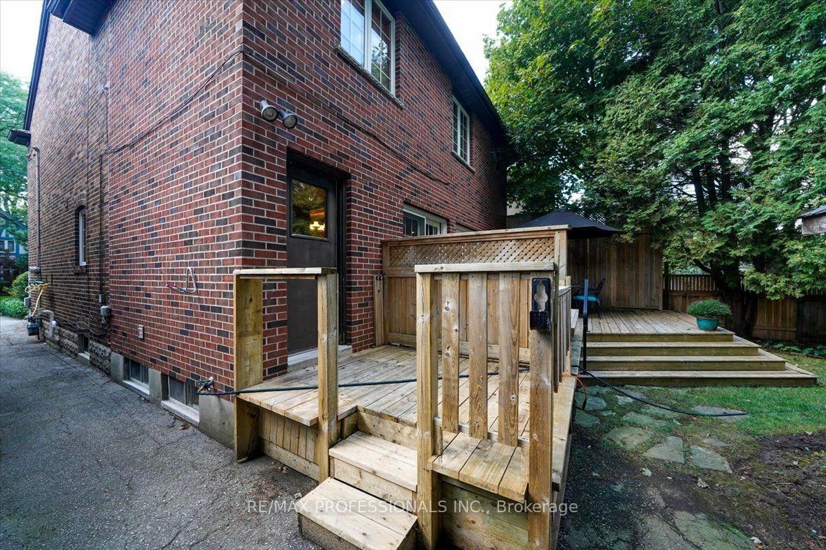 65 Dunedin Drive • Toronto, ON photo 38