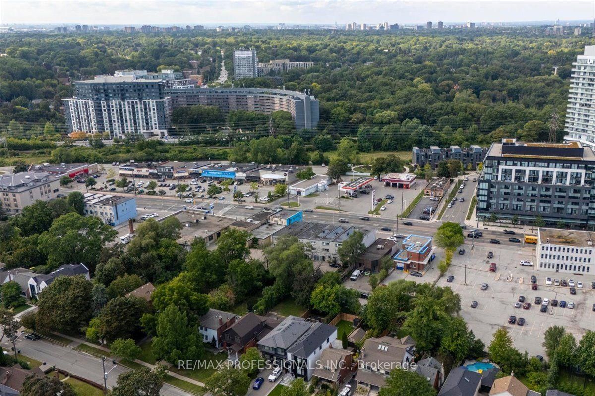 65 Dunedin Drive • Toronto, ON photo 47