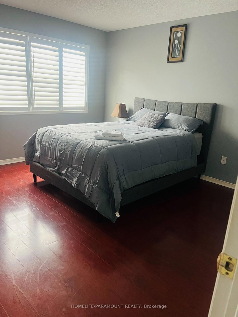 27 Lonestar Brampton,ON L7A 2H9 — Photo 11