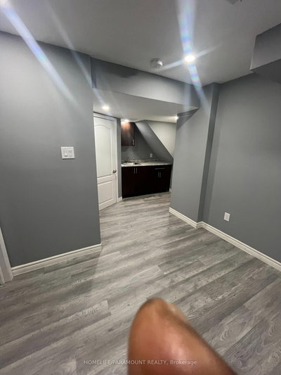 27 Lonestar Brampton,ON L7A 2H9 — Photo 12