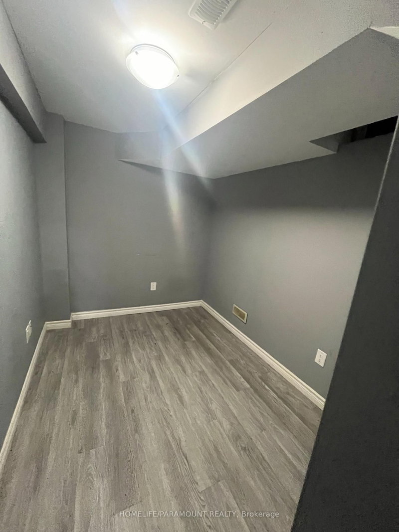 27 Lonestar Brampton,ON L7A 2H9 — Photo 15
