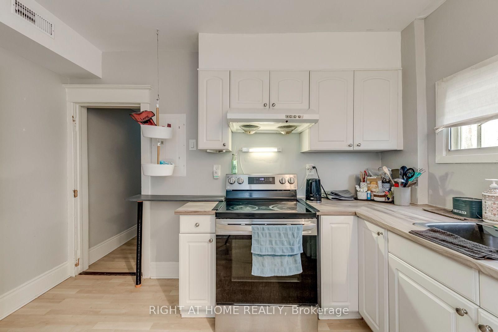 A-3146 Dundas St St, Toronto, view 20